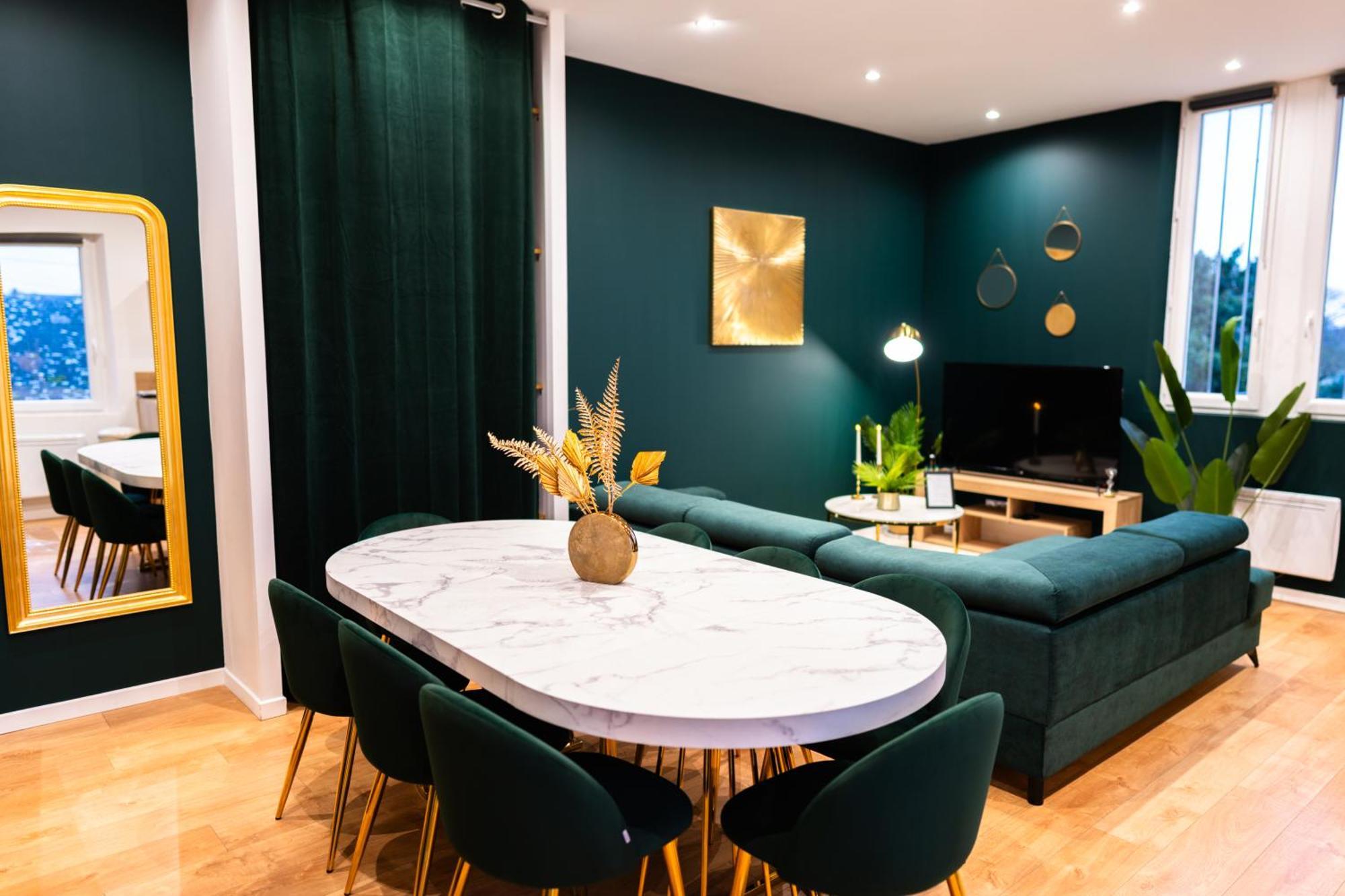 Grand Loft Familial 4 Chambres Avec Parking Prive Saumur Exterior photo