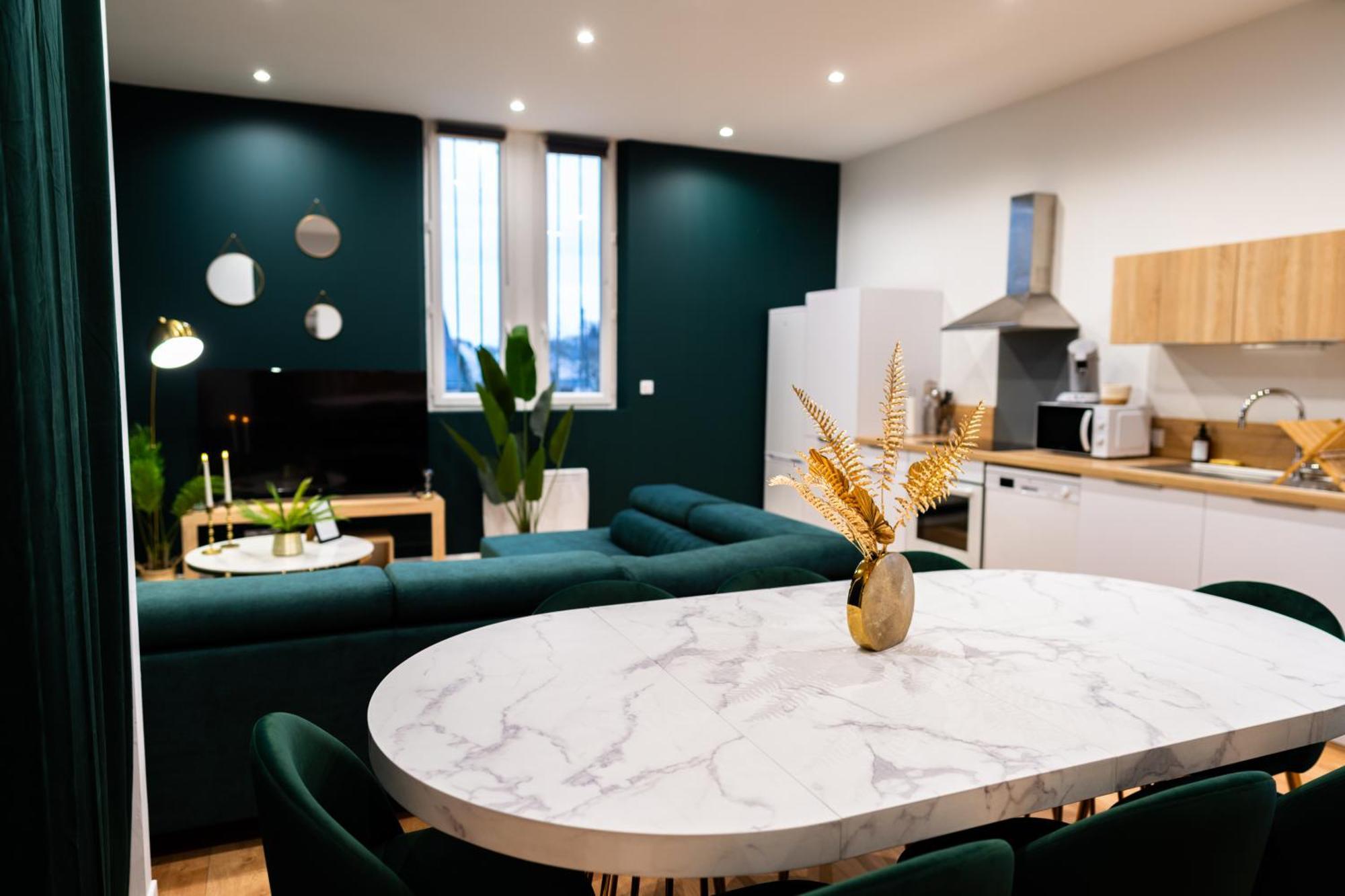 Grand Loft Familial 4 Chambres Avec Parking Prive Saumur Exterior photo